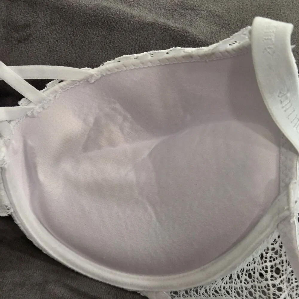 Juicy Couture Intimates White Lace Underwire Push Up Bra 34C Style 5250-70 Sexy